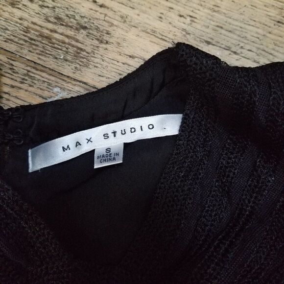 Max Studio Black Highneck Flowy Sleeveless Blouse - Picture 9 of 10